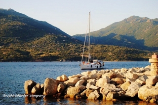Alquiler de alquiler de navegación de la base de Ligurian 
